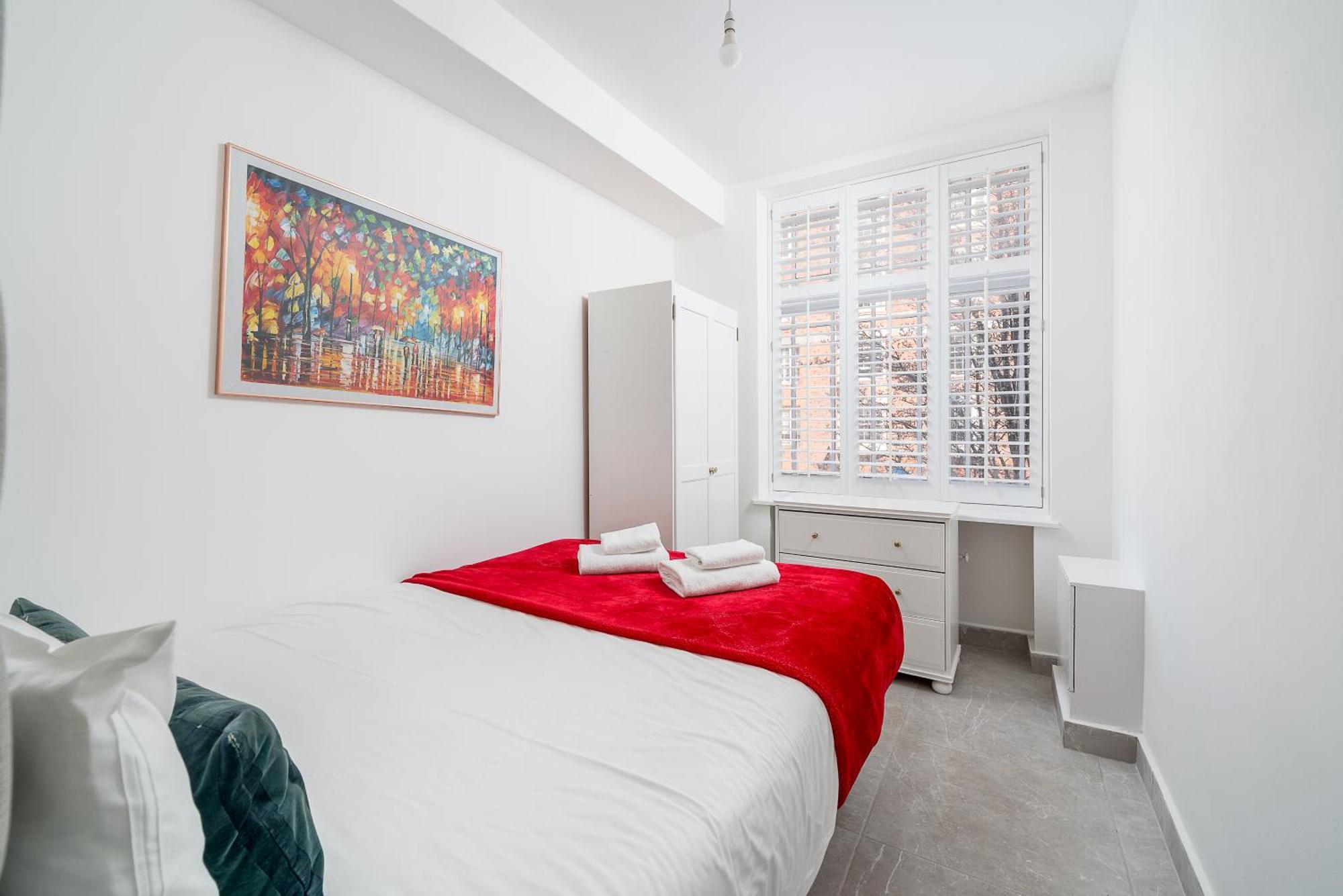 Joivy 2-bed Flat Near Notting Hill London