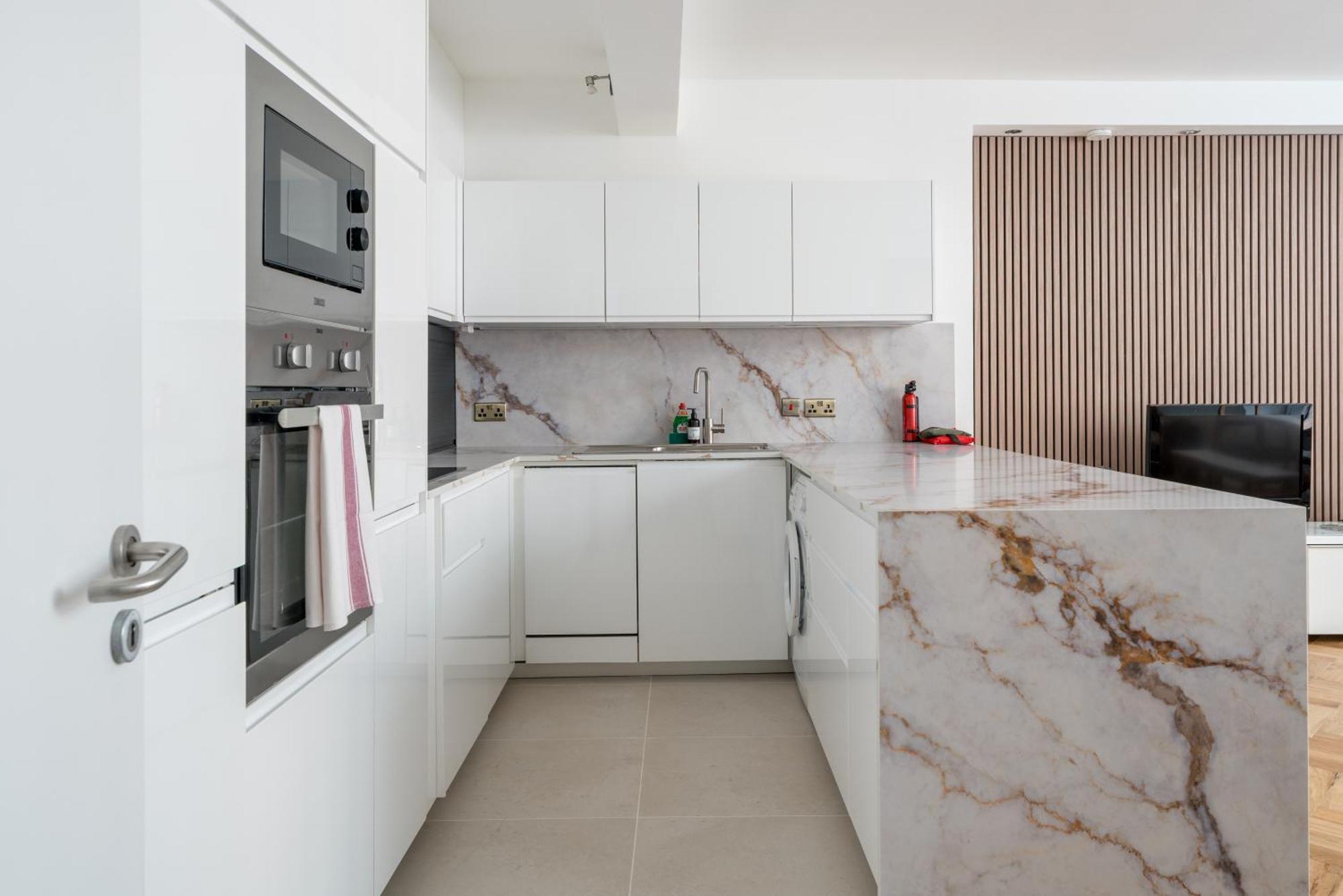 Joivy 2-bed Flat Near Notting Hill London